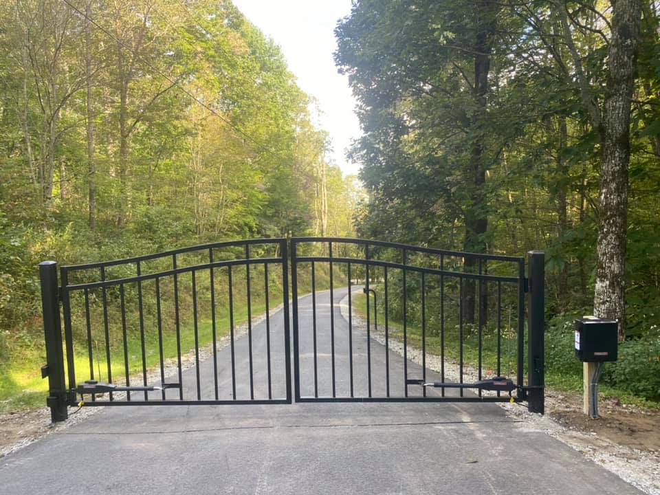 Atlanta Entry Gate Metal Driveway Gate
